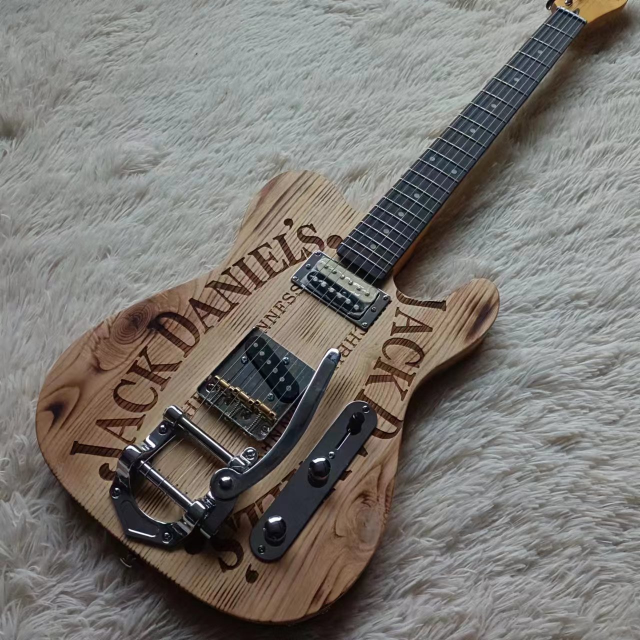Fabbrica Cinese Produce Chitar - Bass Guitar Fretless recensione e prezzo