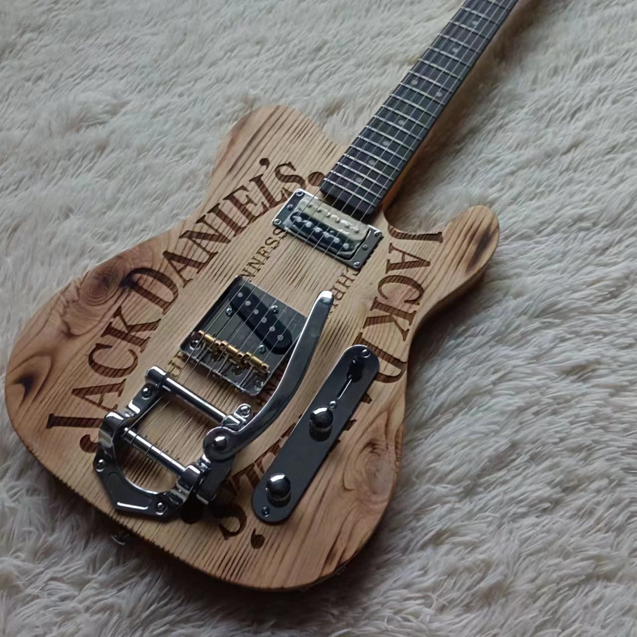 Fabbrica Cinese Produce Chitar - Bass Guitar Fretless recensione e prezzo