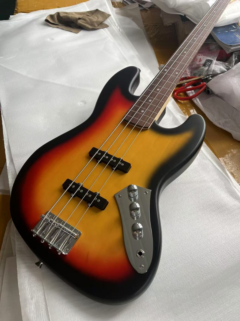 Consegna gratuita di basso ele - Bass Guitar Fretless recensione e prezzo